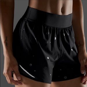 Lululemon Hotty Hot Short *Logo 4”